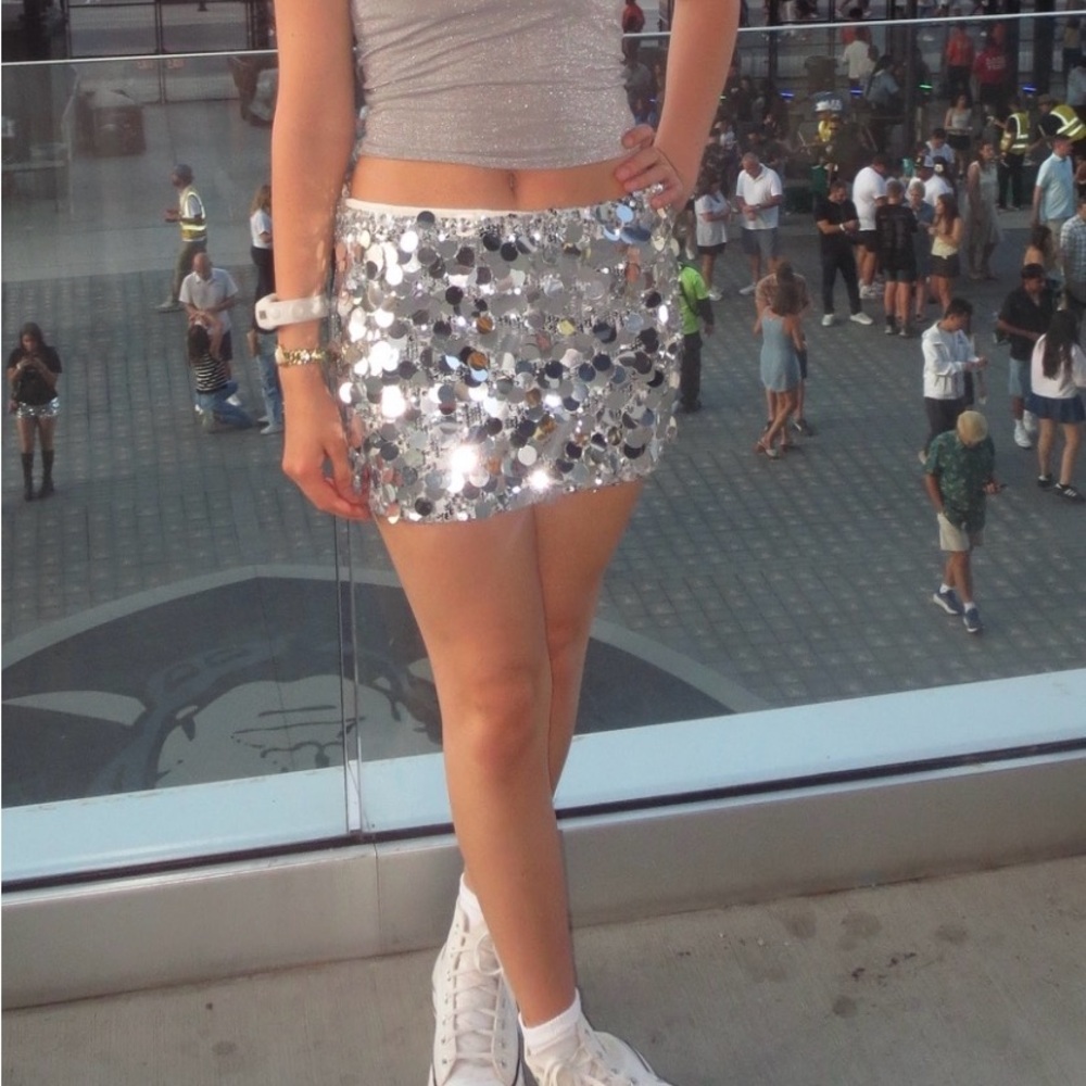 Edikted Silver Sequin Mini Skirt - Picture 2 of 2